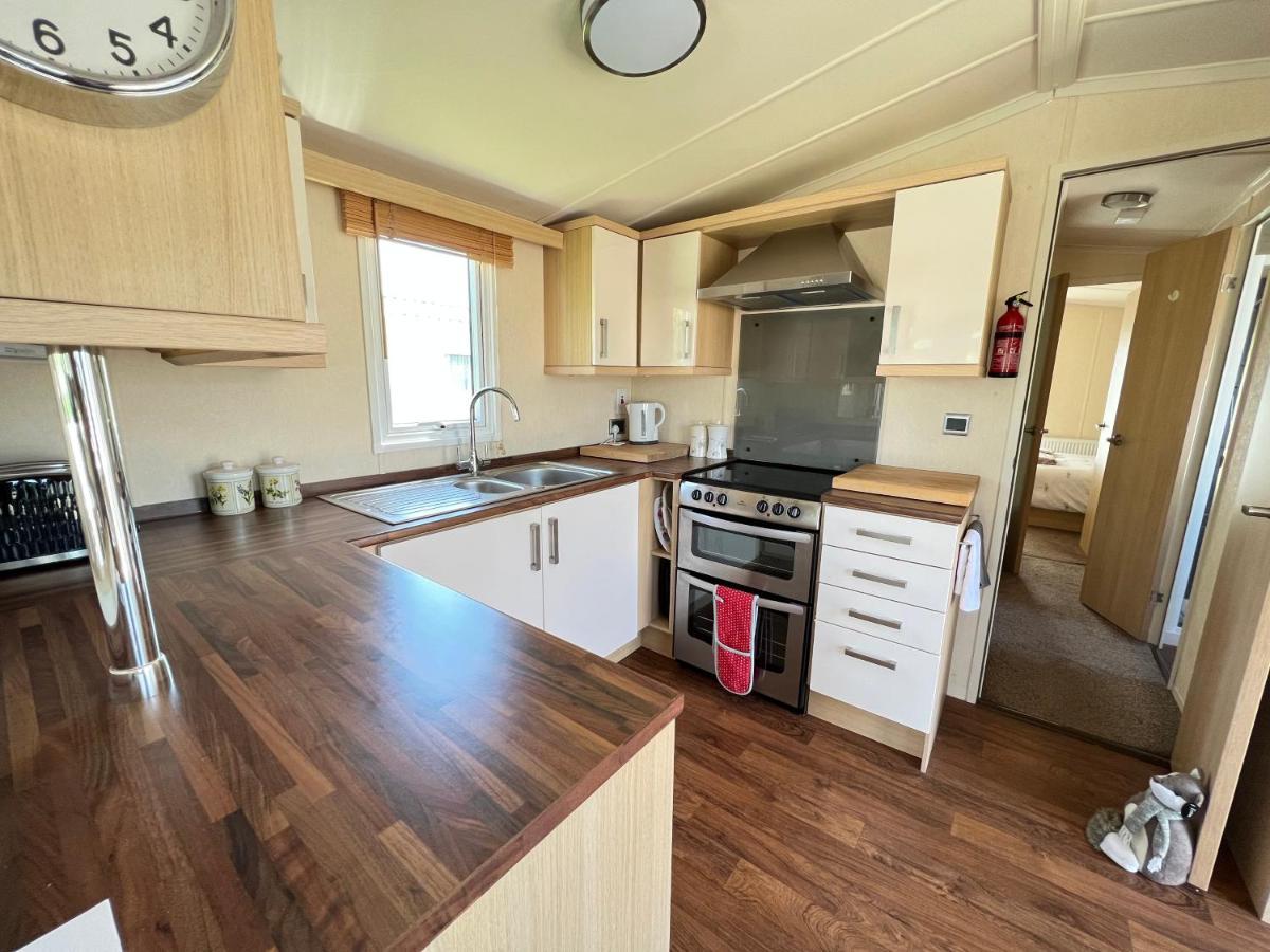 Dragonfly Lodge South Cerney Buitenkant foto